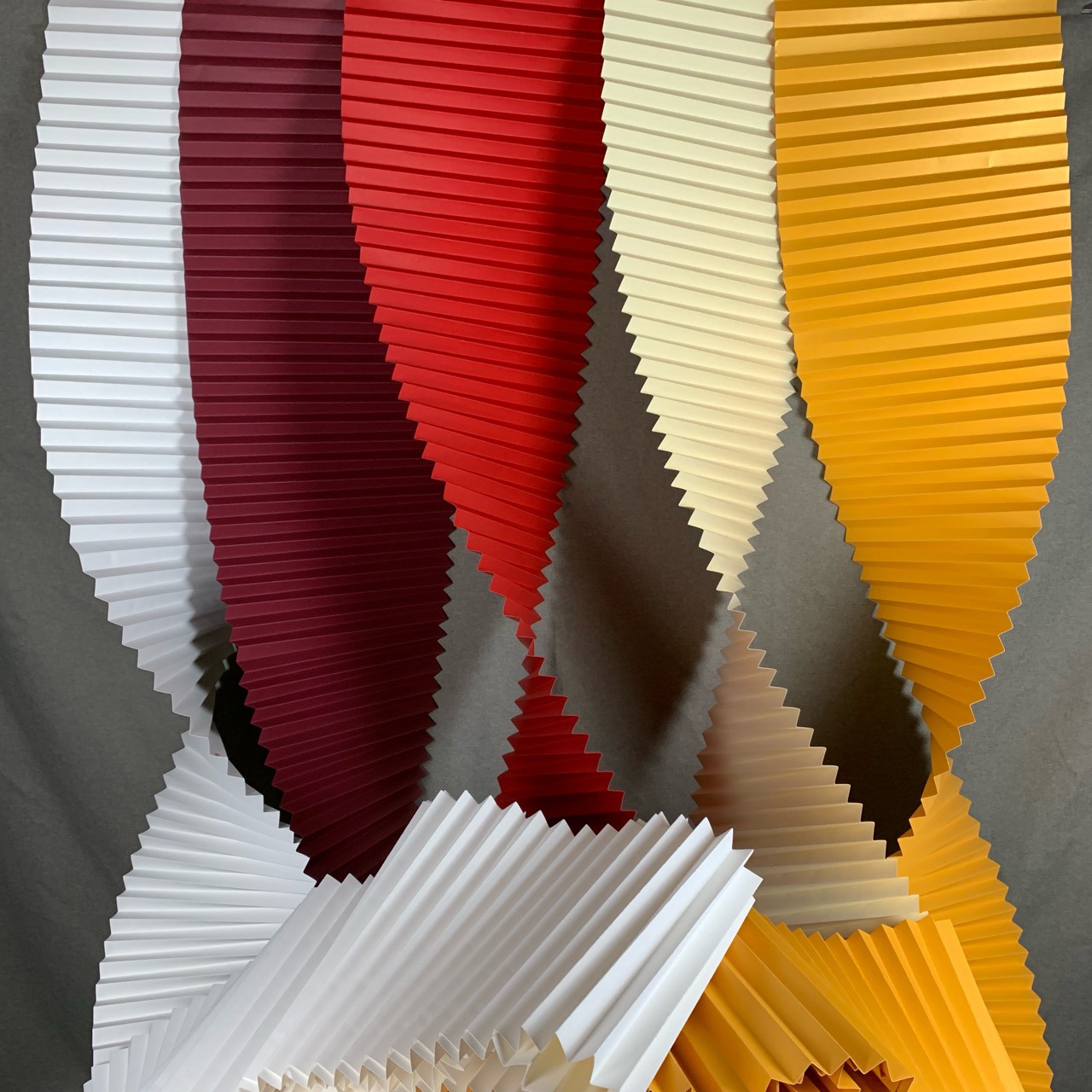 Гофрокартон рулонный,декоративный 35см х 5м, красный Гофрокартон рулонный,декоративный 35см х 5м, красный